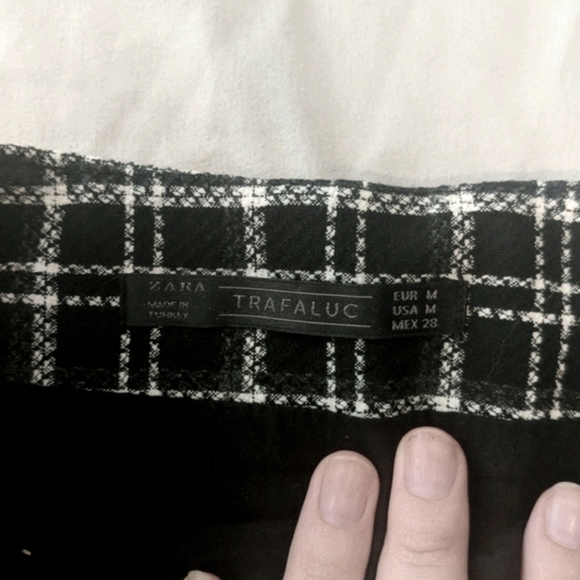 Zara | Tweed Plaid Mini Skirt - Picture 3 of 5